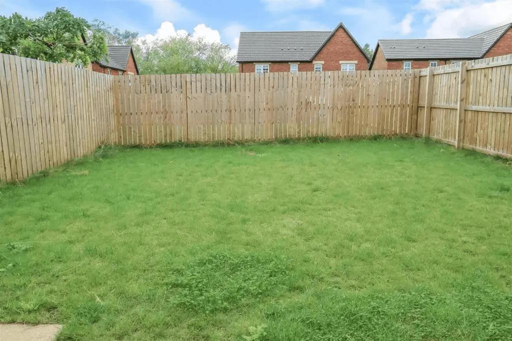 3 Bed Home In Peaceful Village Darlington Middleton One Row Экстерьер фото